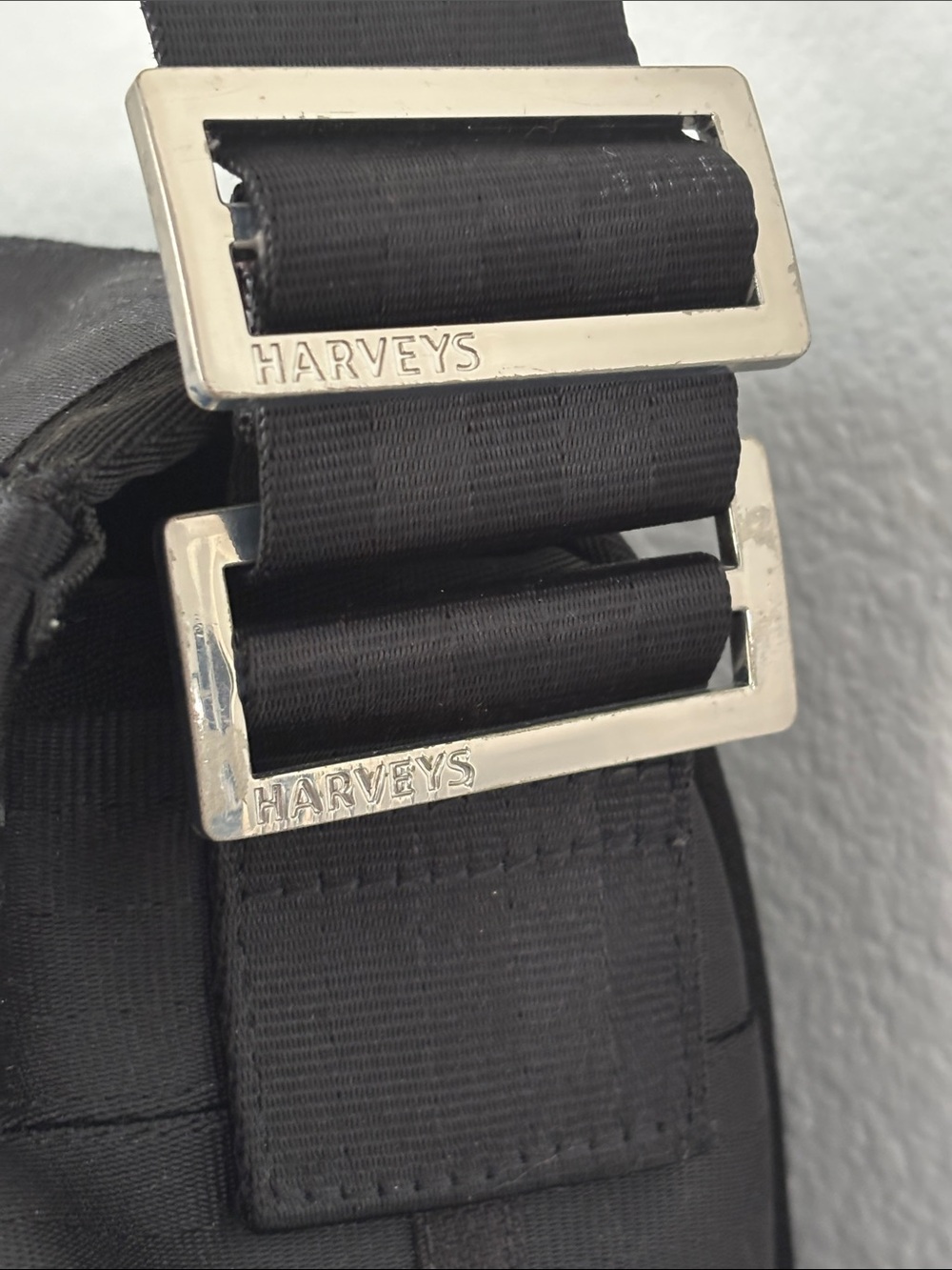 Harveys Black Women's Travel Messenger Bag Flap Over Pockets - Picture 5 of 16